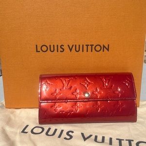 ❤️❤️EUC AUTHENTIC LOUIS VUITTON VERNIS WALLET